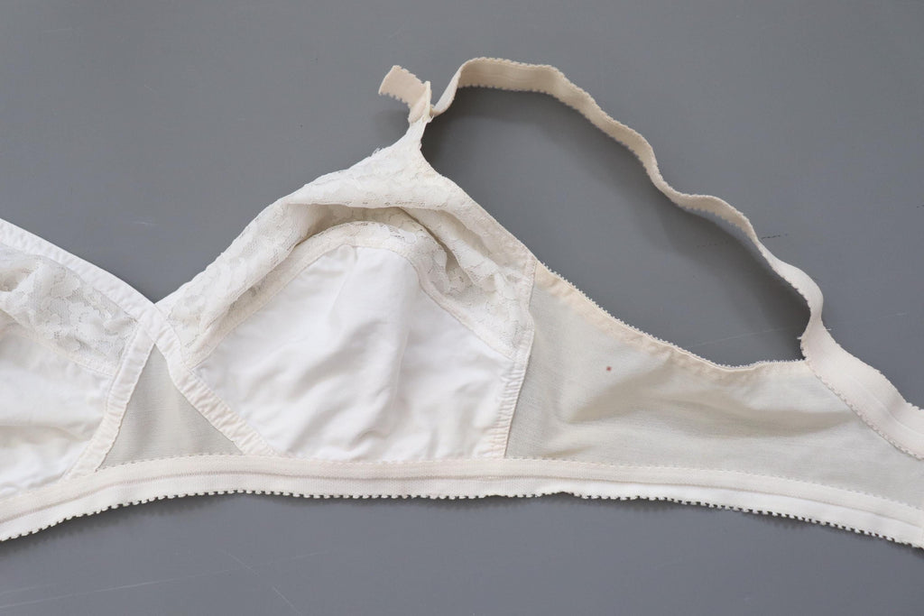 C1970s vintage -soft cup bra  underbust- 31.5" - 36"