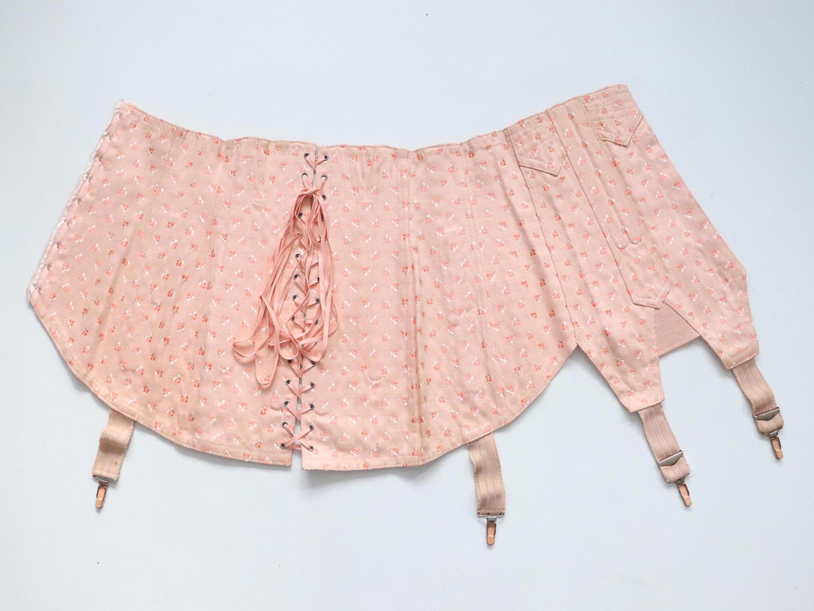 C1940s C1950s vintage pink floral broche coutil corset girdle - 24 inch waist