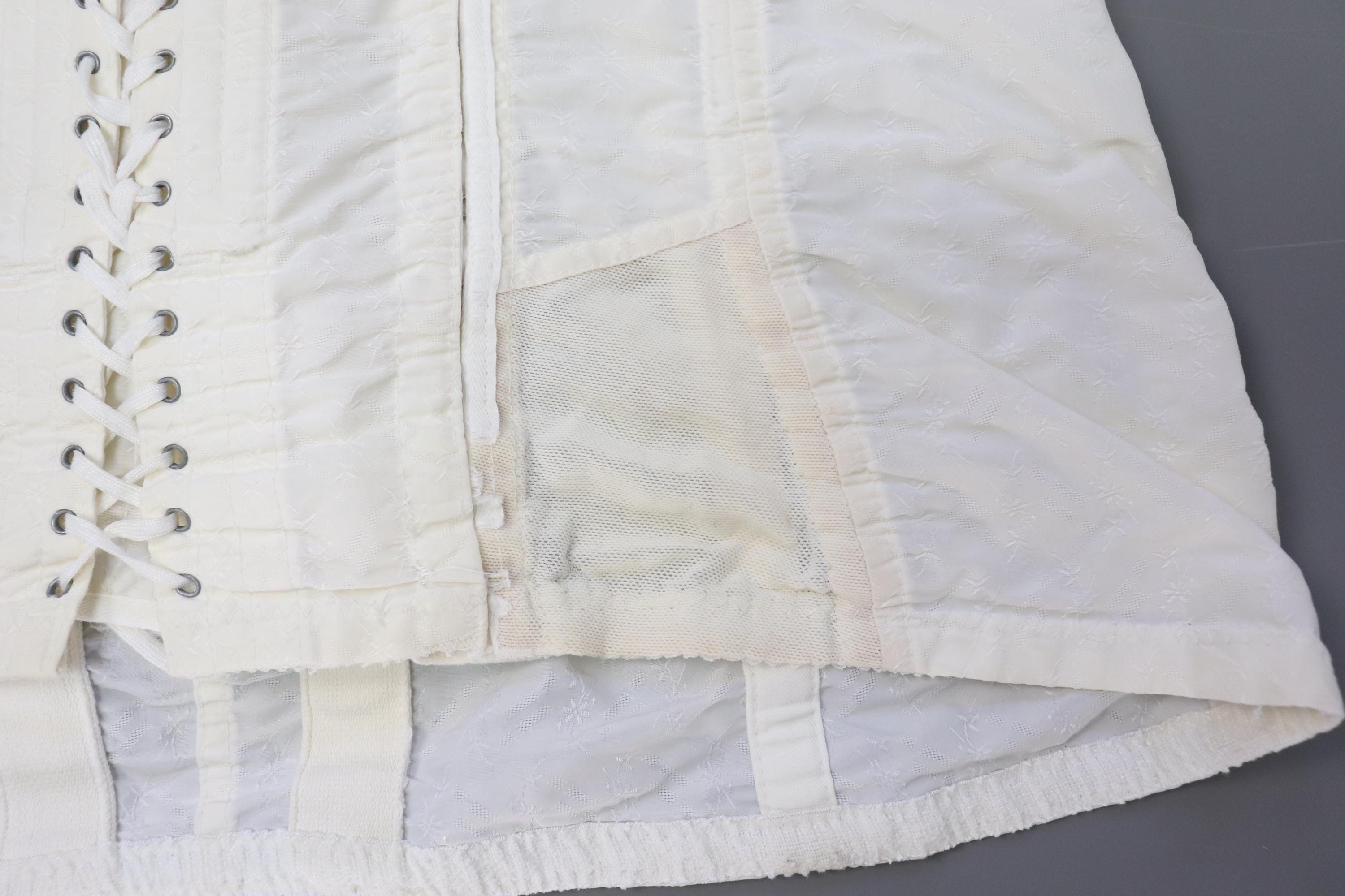 C1950s vintage white corset girdle with front lacing 2