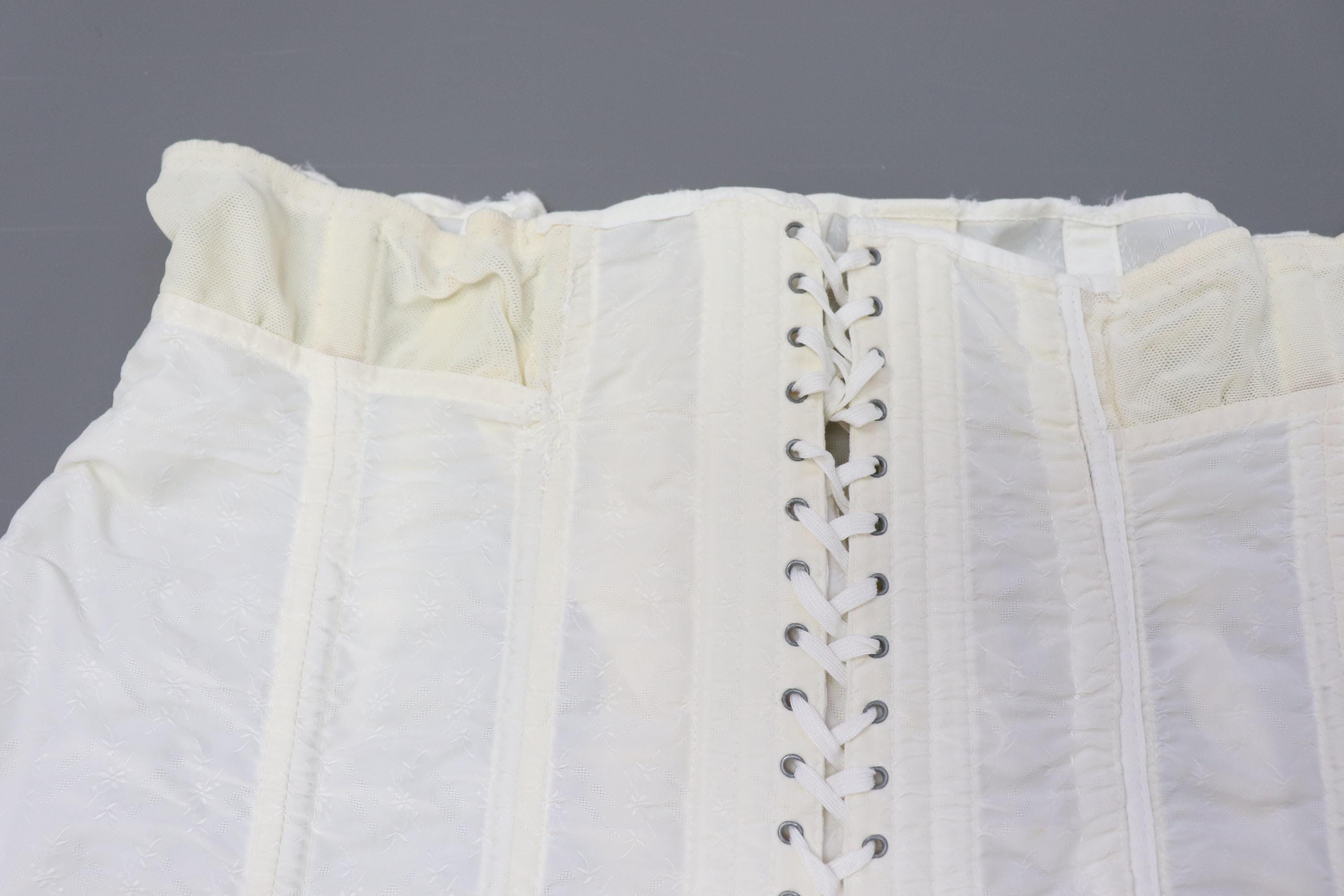 C1950s vintage white corset girdle with front lacing 2