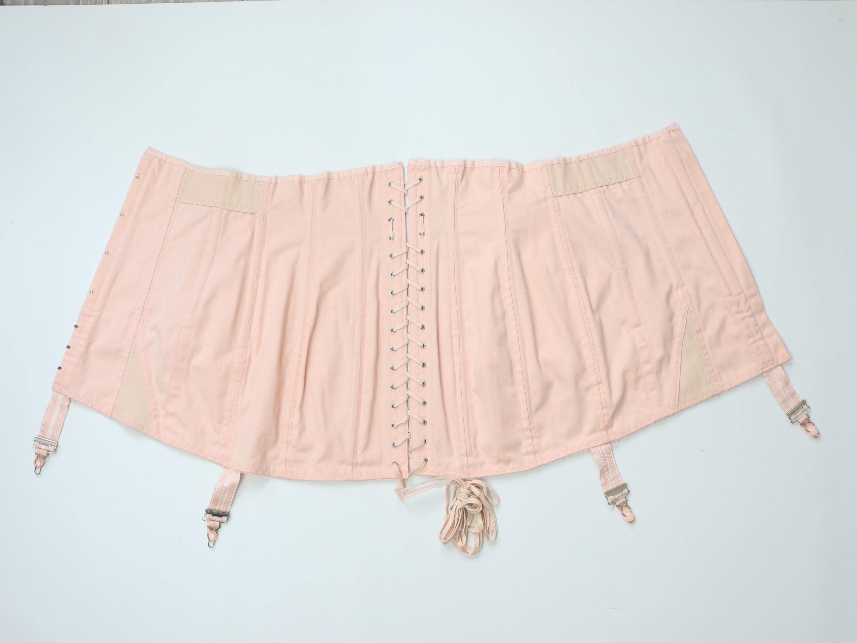 C1970s vintage Twilfit pale pink corset girdle with inner support band and discreet busk fastening - 29-30" WAIST