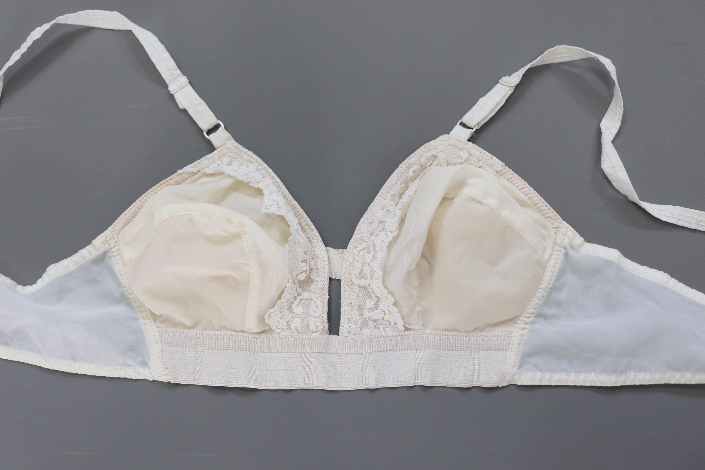 C1950s vintage Sidroy bra - Style Laura - Size 32 B cup, vintage triangle soft bra
