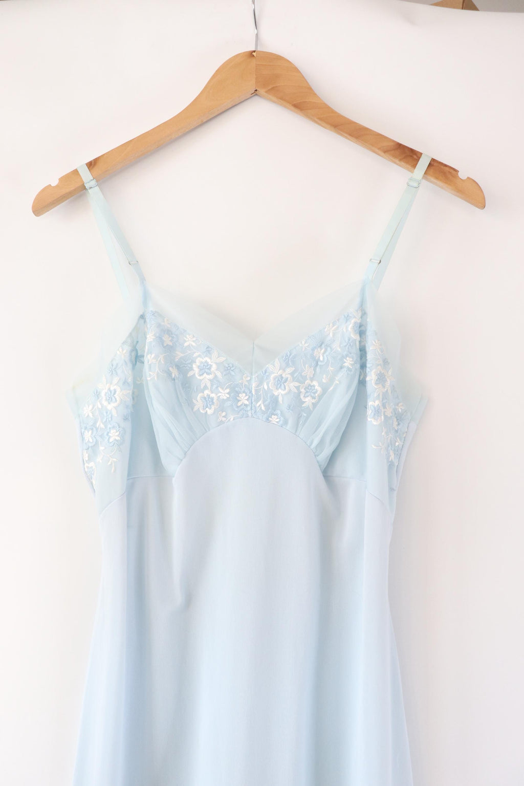 C1960s Vintage KAYSER nylon jersey powder blue slip