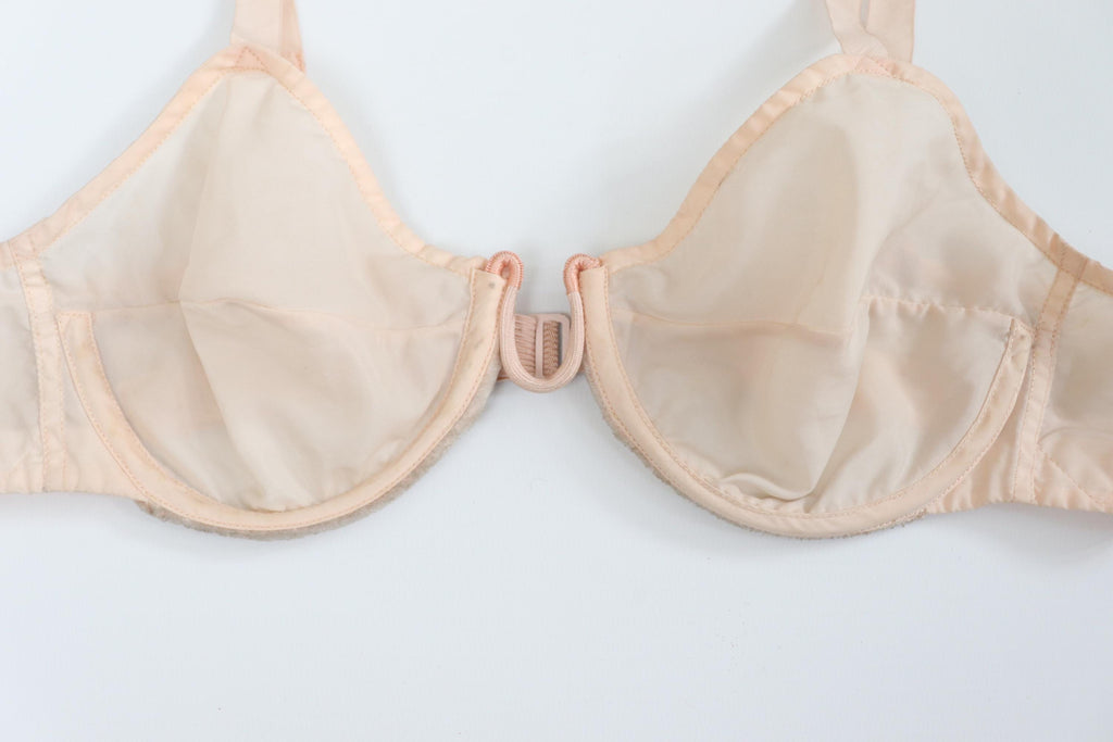C1950s vintage french lingerie, peach pink monowire bra,