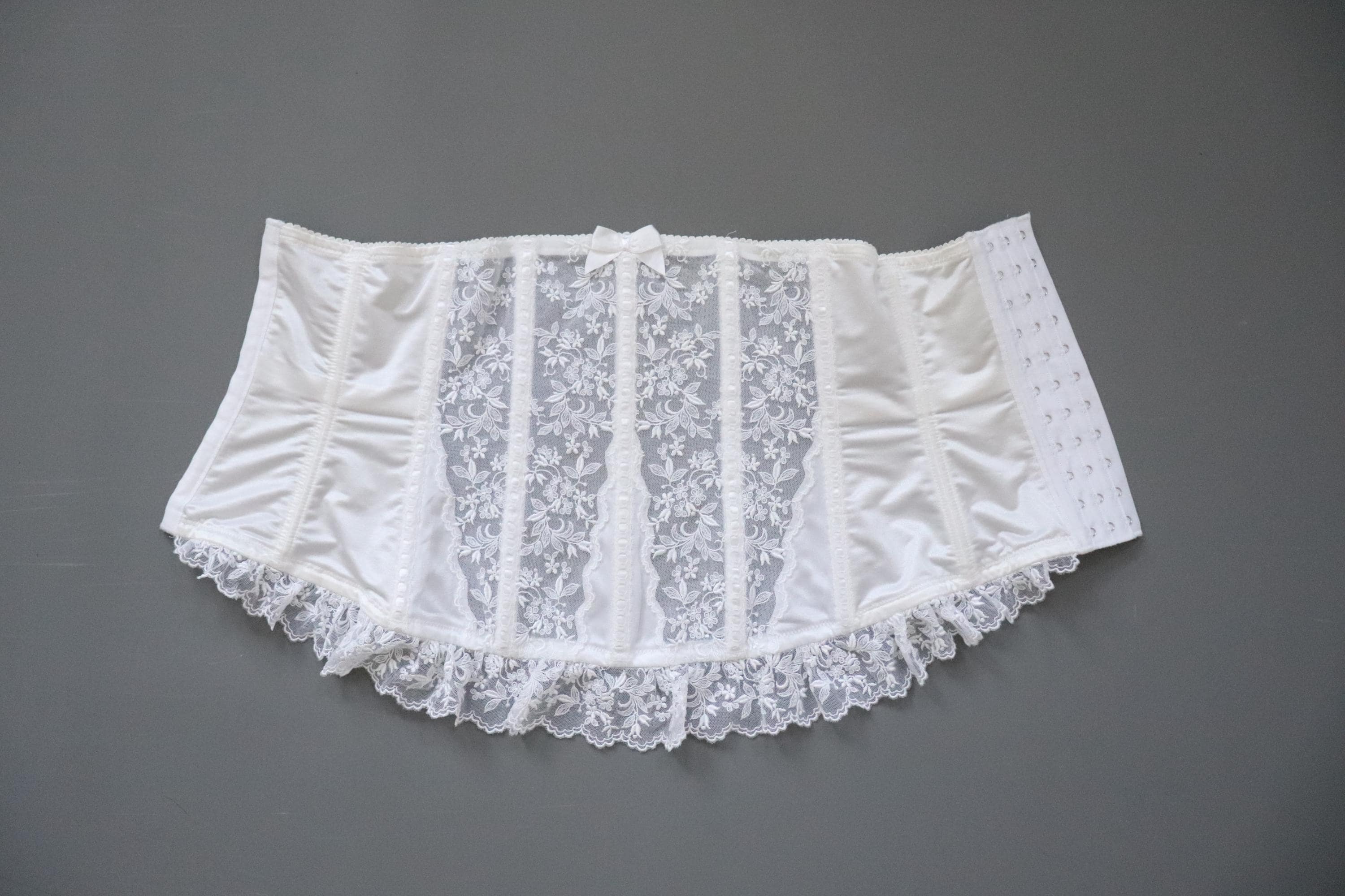 Vintage Japanese label corset girdle, open bottom girdle with centre back hook and eye fastening - SIZE 58cm / 23 inch