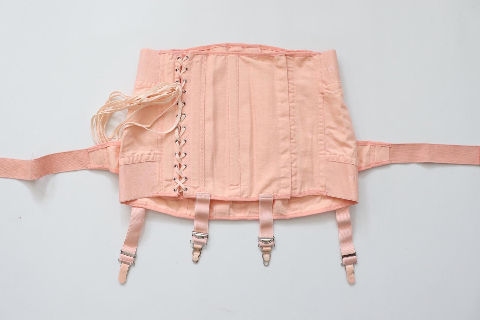 C1980s vintage pink D ROSE corset girdle -  SIZE - 32 inches waist