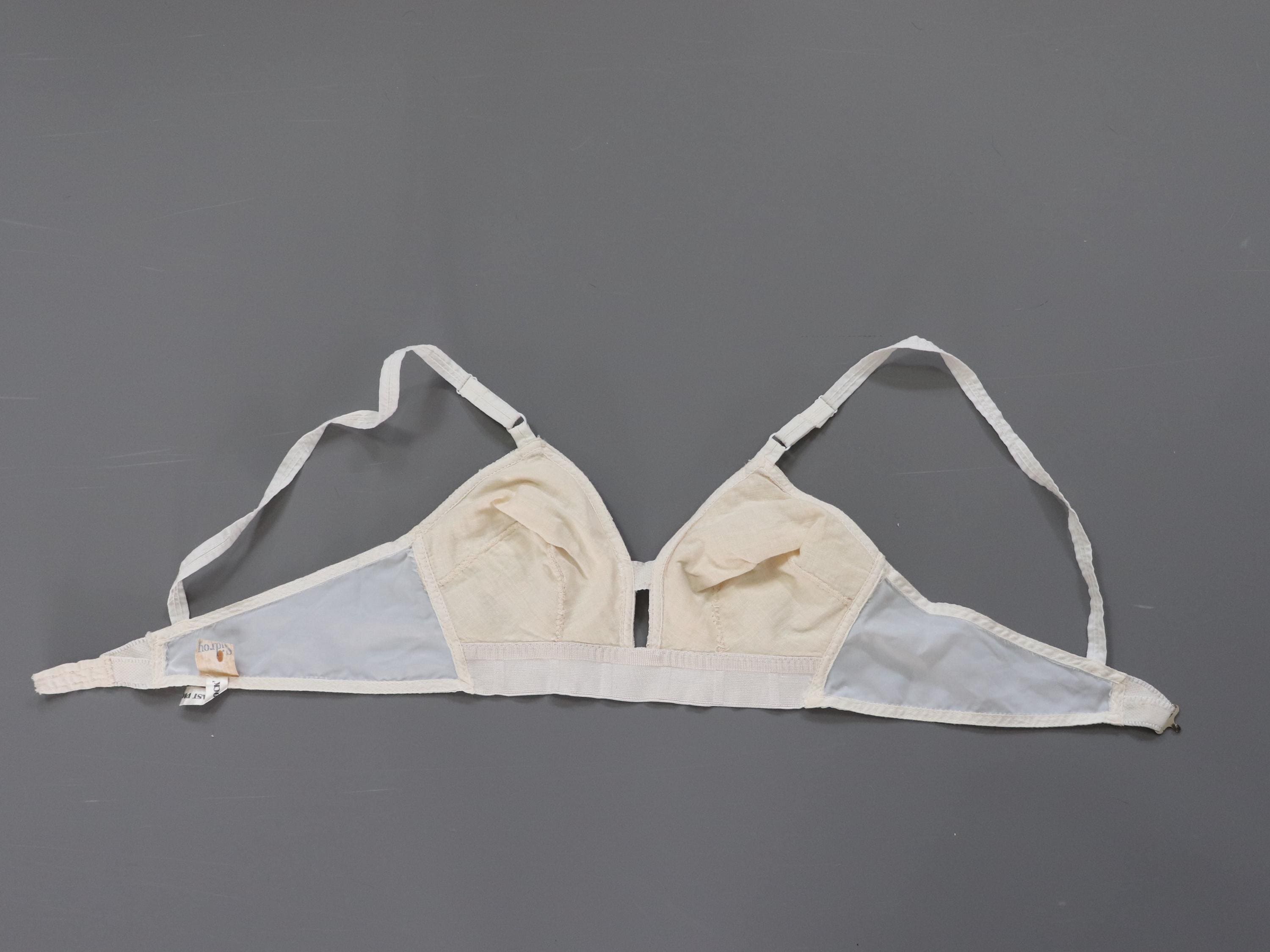 C1950s vintage Sidroy bra - Style Laura - Size 32 B cup, vintage triangle soft bra