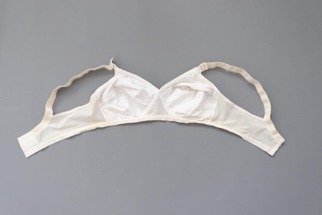 C1970s vintage -soft cup bra  underbust- 31.5" - 36"