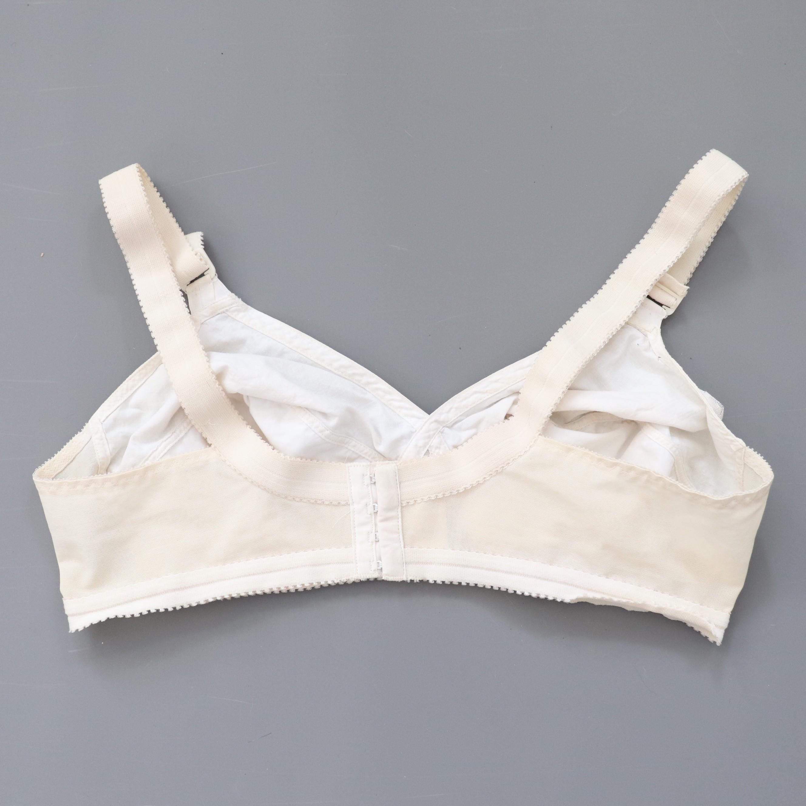 C1970s vintage -soft cup bra  underbust- 31.5" - 36"