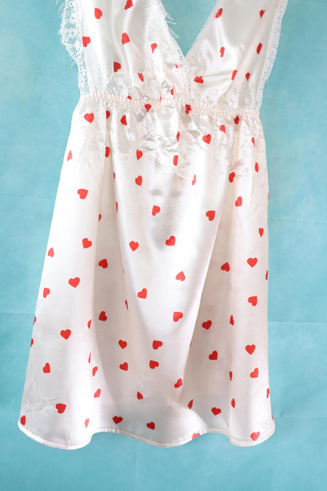 Vintage Y2K red heart satin pinafore slip dress/baby doll - underbust 26 -38"