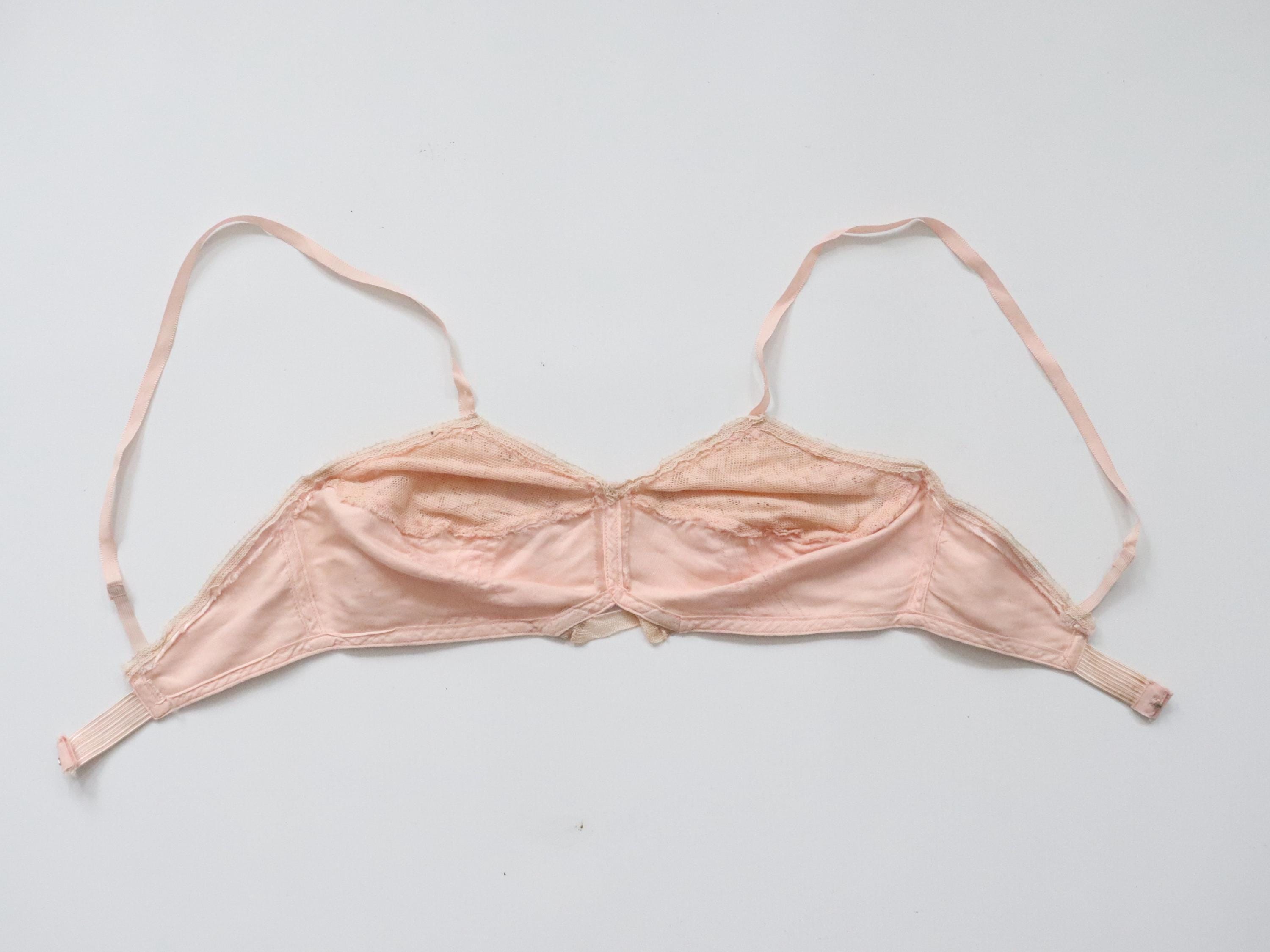 C1930s vintage lingerie, peach pink satin soft cup bra - Underbust 24-26"