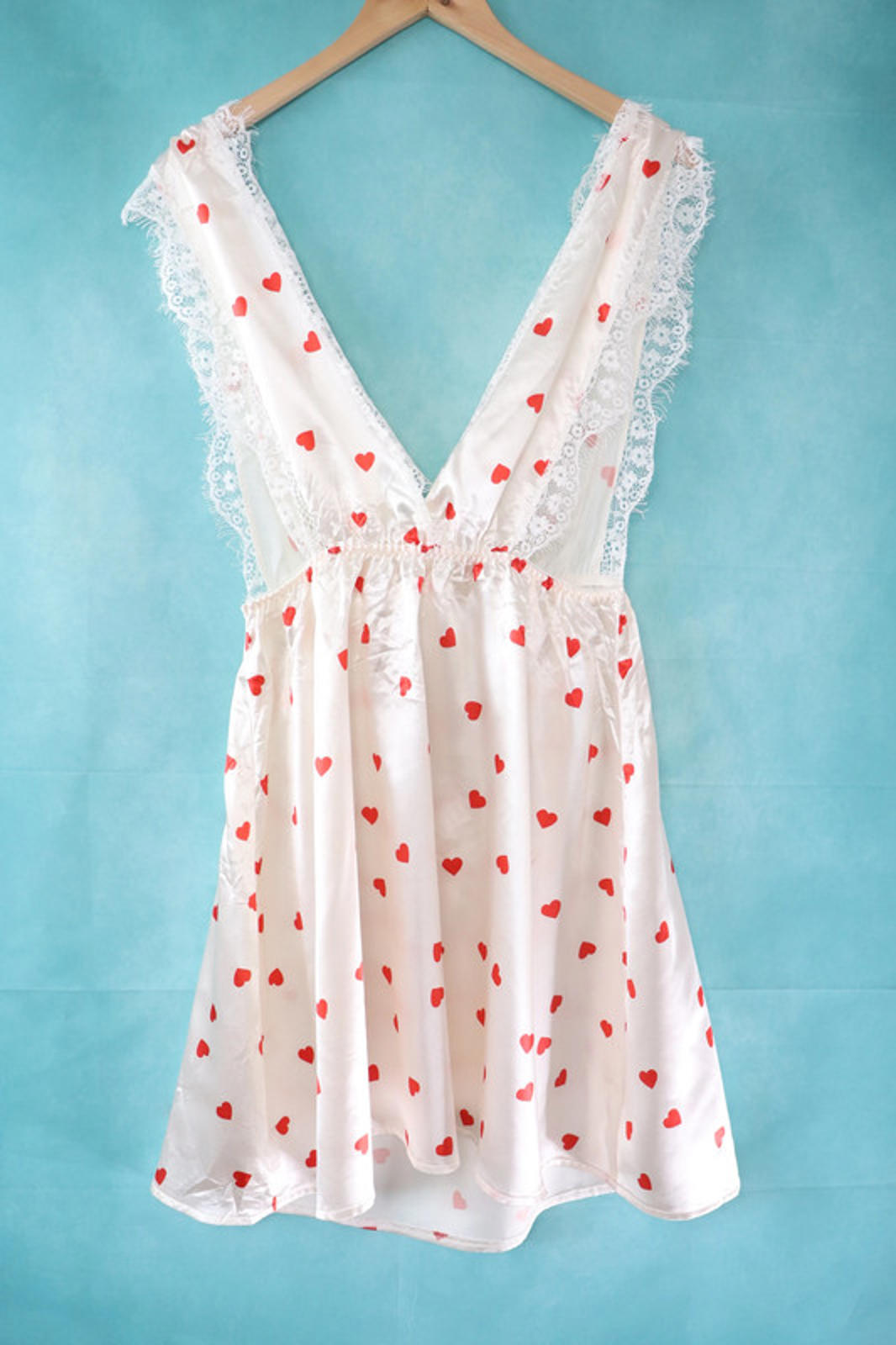 Vintage Y2K red heart satin pinafore slip dress/baby doll - underbust 26 -38"