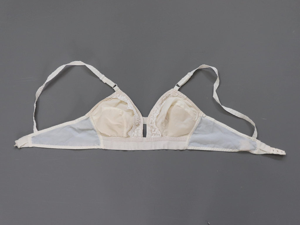 C1950s vintage Sidroy bra - Style Laura - Size 32 B cup, vintage triangle soft bra