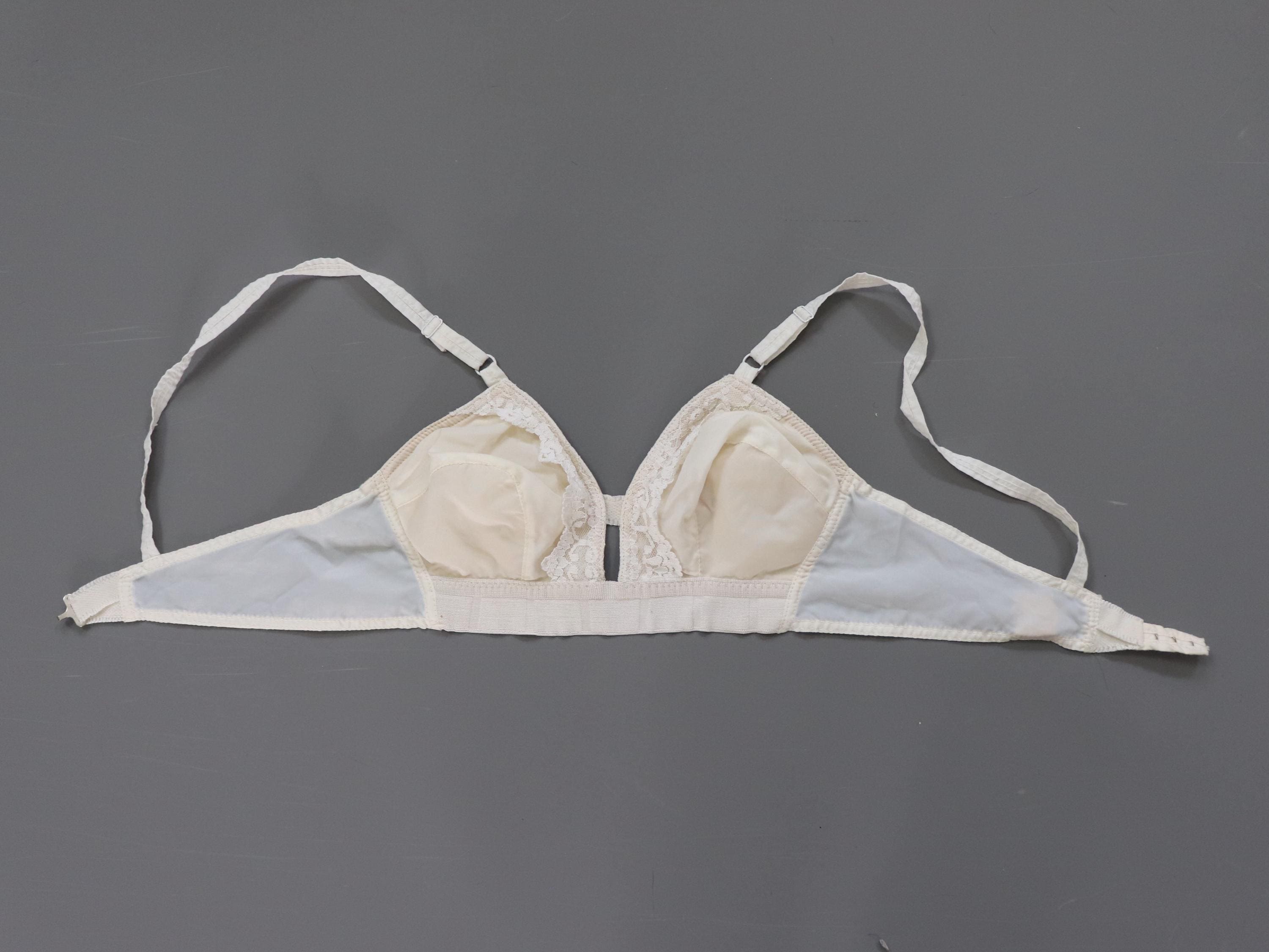 C1950s vintage Sidroy bra - Style Laura - Size 32 B cup, vintage triangle soft bra