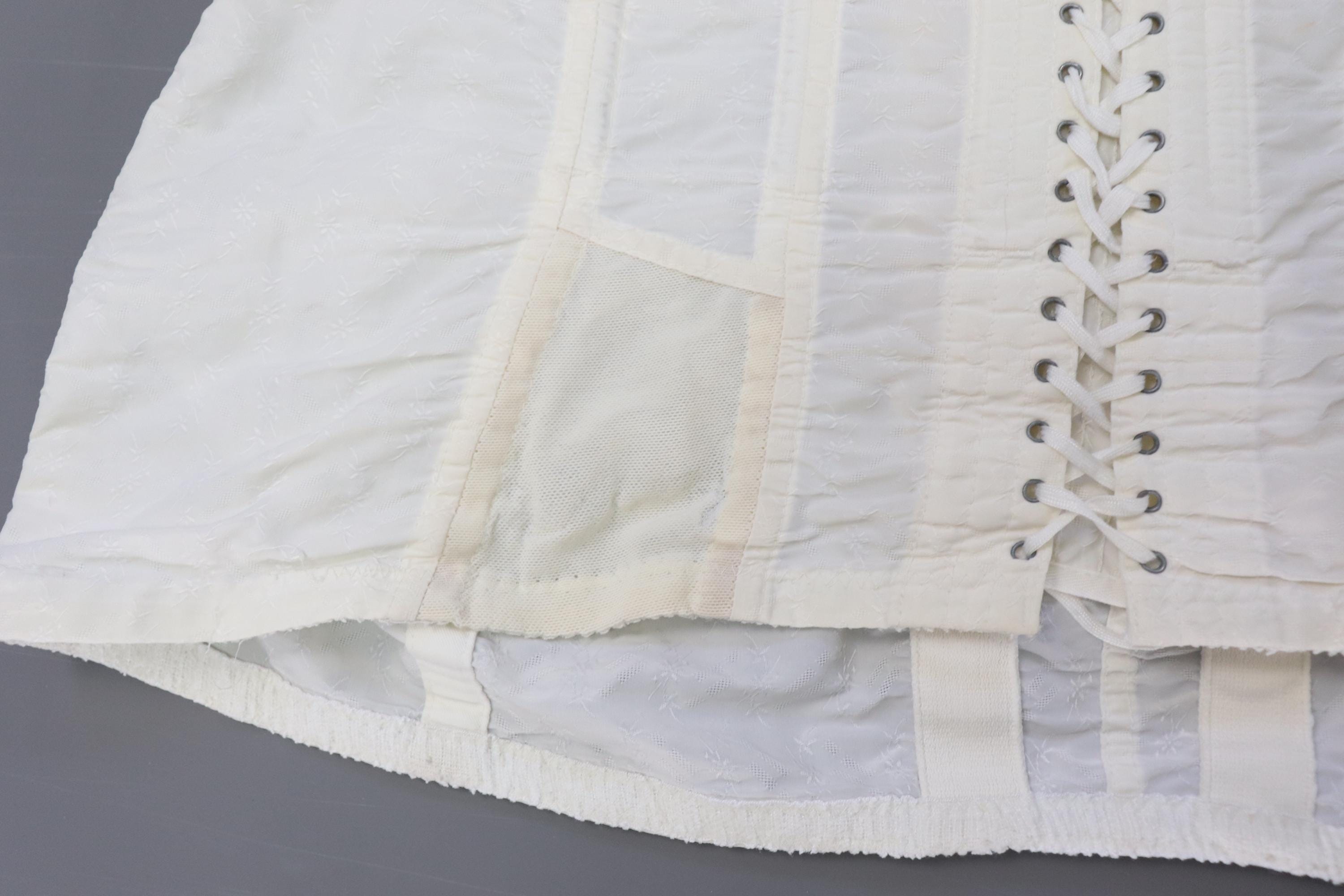 C1950s vintage white corset girdle with front lacing 2