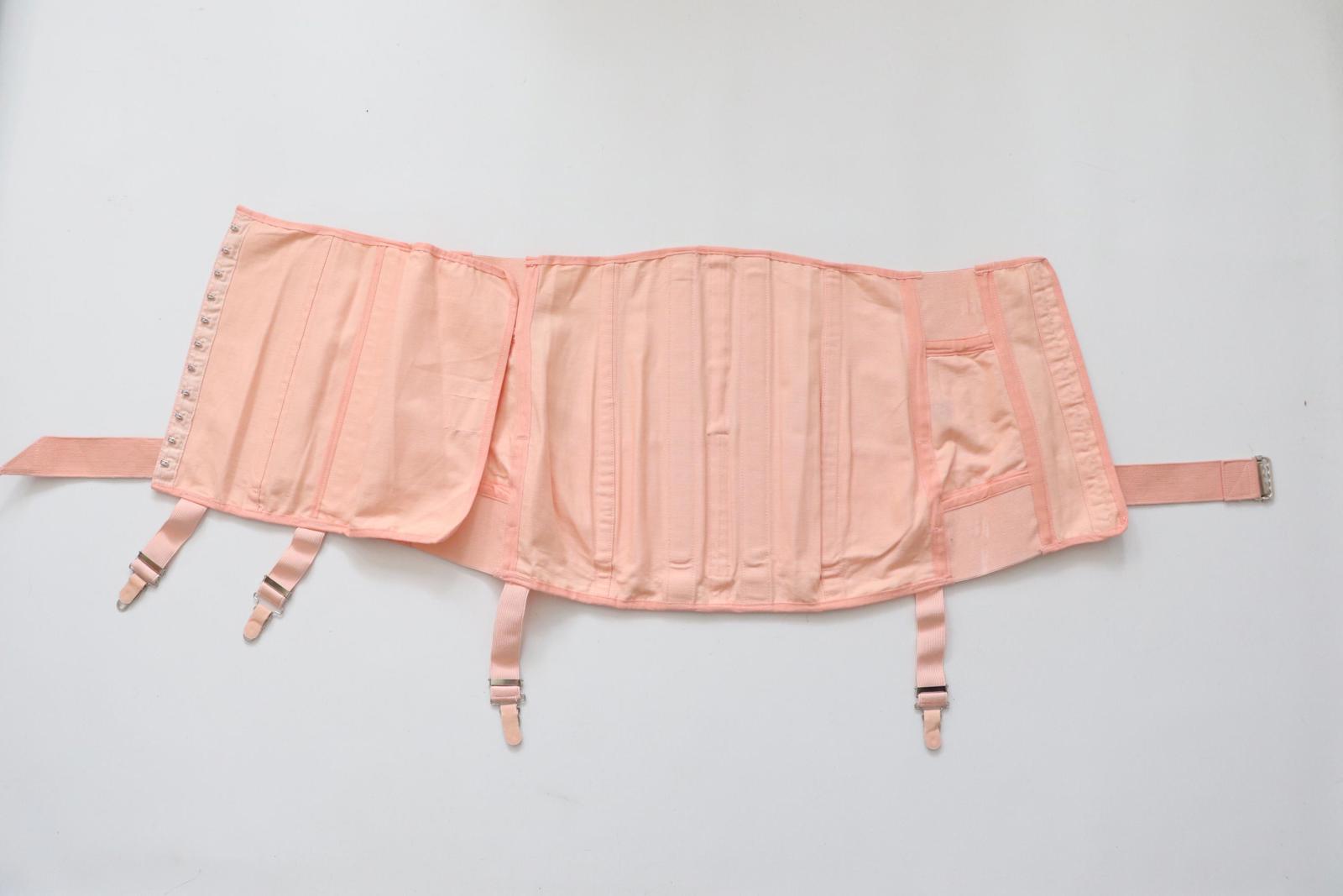C1980s vintage pink D ROSE corset girdle -  SIZE - 32 inches waist