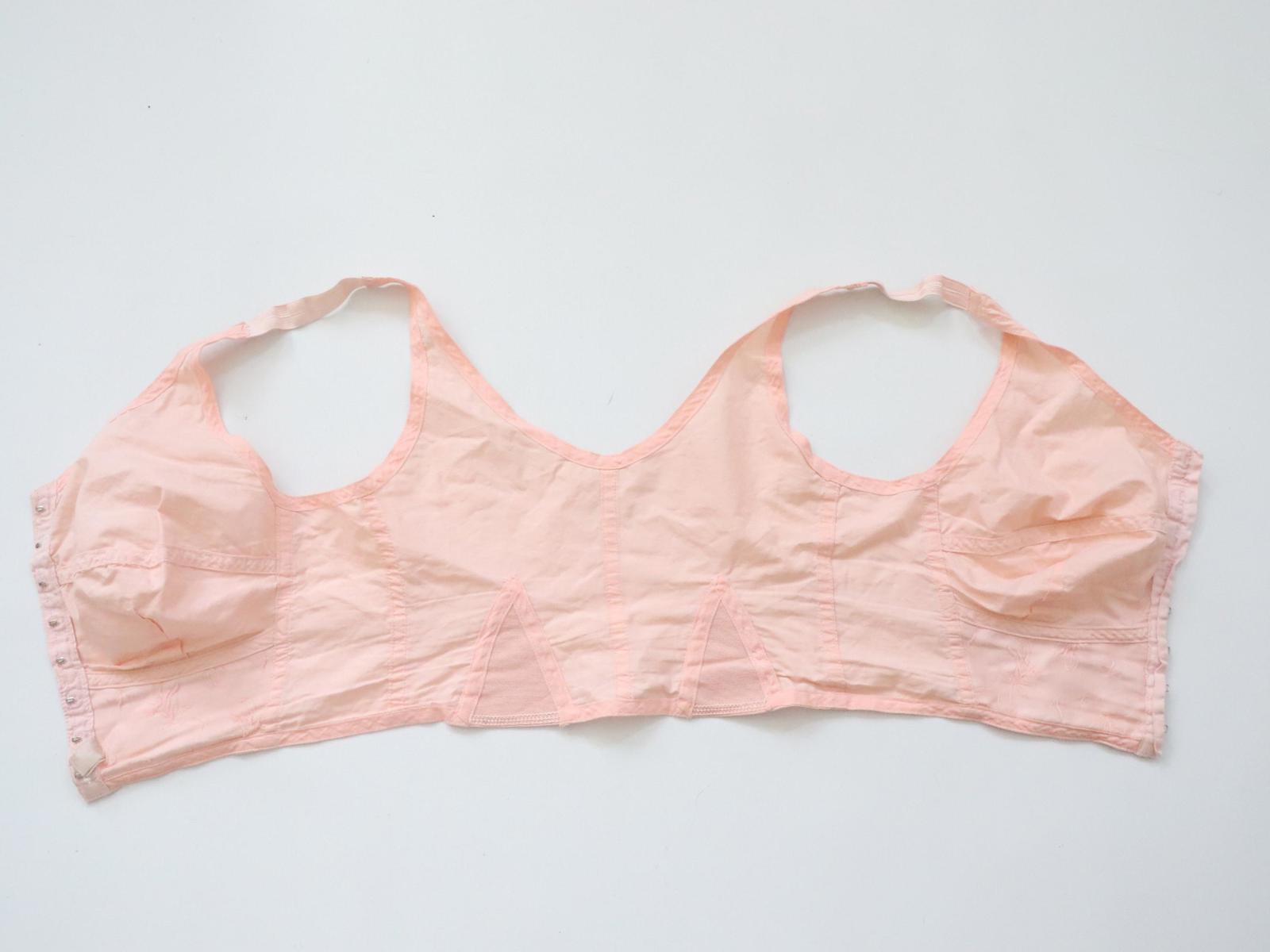 C1940s C1950s vintage Twilfit pink  longline bra - fits ribcage 28"