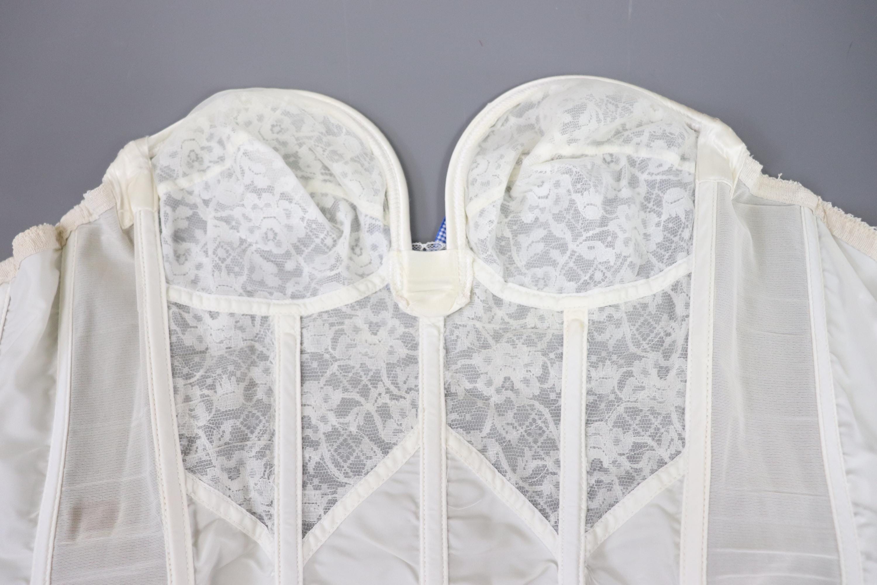 C1950s vintage Lady Marlene cream lace overwire bustier corset, style 960 size 34B