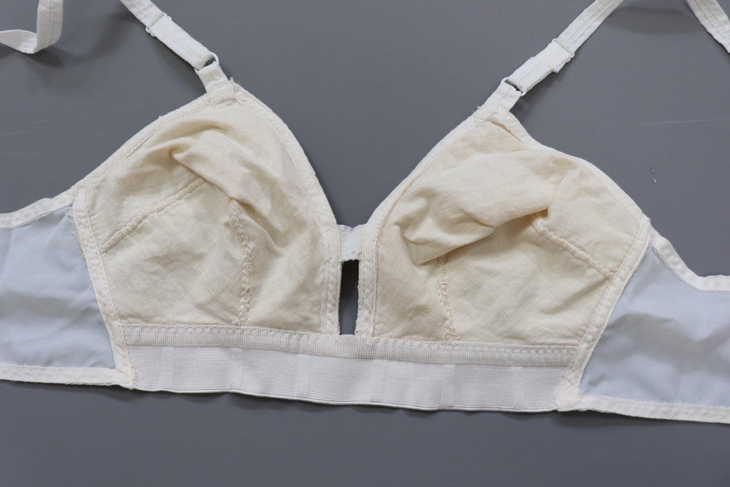 C1950s vintage Sidroy bra - Style Laura - Size 32 B cup, vintage triangle soft bra
