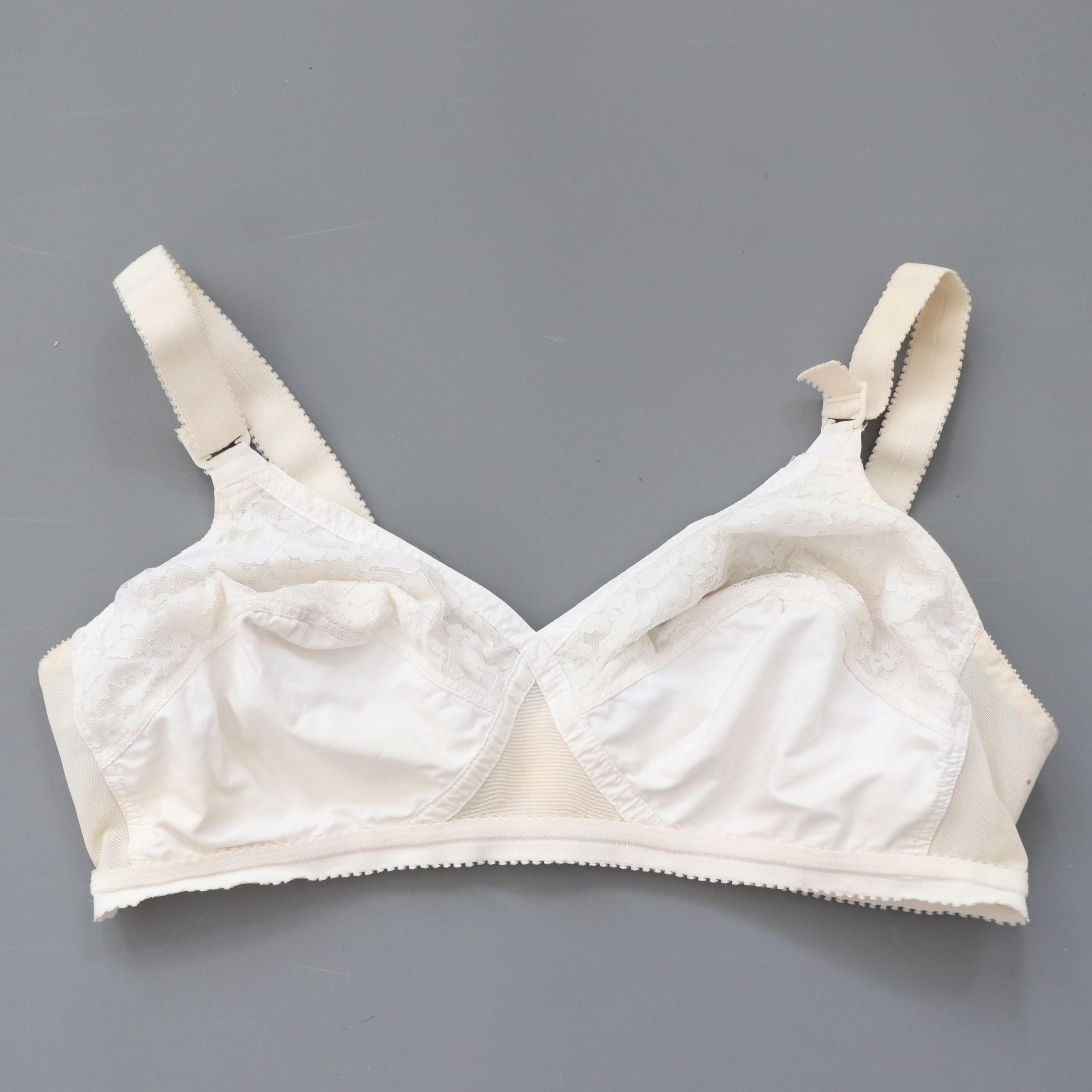 C1970s vintage -soft cup bra  underbust- 31.5" - 36"